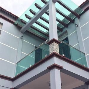 Mặt chữ L có thể thiết kế như một cách trang trí lan can hấp dẫn cho không gian.