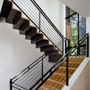 Cầu thang sắt lên mái chữ U tiện dụng