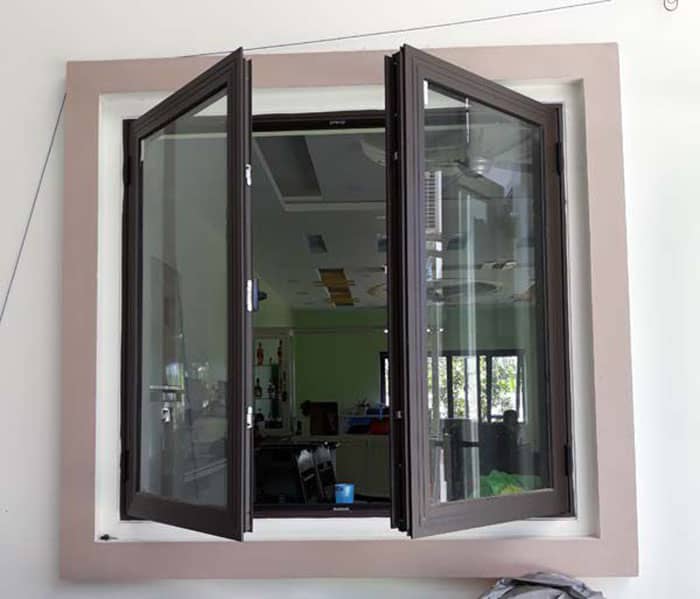 Cửa sổ xingfa cánh vô cùng cứng cáp và chắc chắn