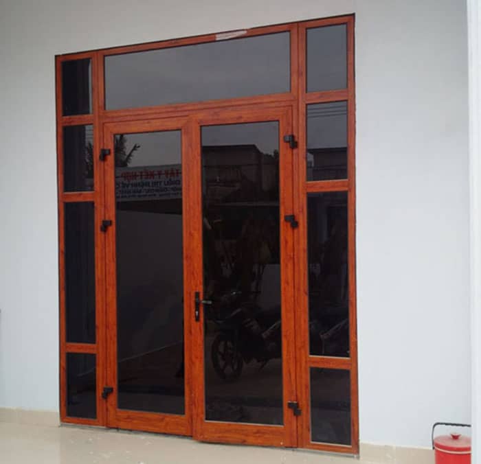 Cua xingfa 2 canh mau van go kinh phan quang