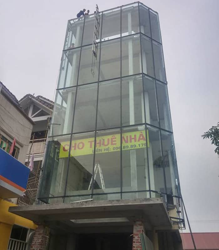 Lap dat vach kinh mat tien nha cho thue dep