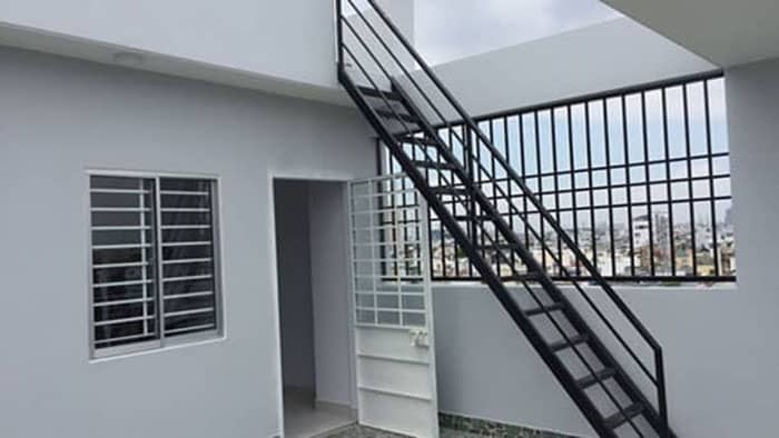 Lan can sắt hộp sơn phun màu đen