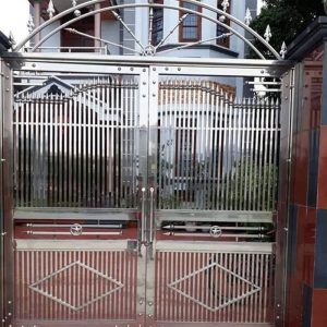 Mẫu cổng inox đẹp và sang trọng có mái vòm ấn tượng
