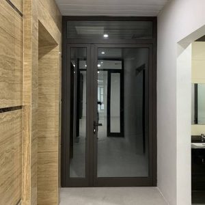 Làm cửa vách ngăn phòng hành lang rất tiện lợi