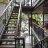 Mẫu thang sắt ngoài trời lắp đặt cho nhà hàng
