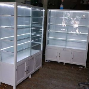 Mẫu tủ nhôm kính bán hàng được trang trí đèn led tuyệt đẹp