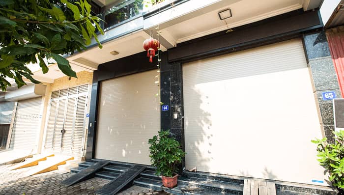 Cửa cuốn khe thoáng austdoor C71 bền đẹp hiện đại