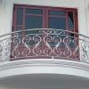 Mẫu lan can inox hoa văn màu trắng đẹp ấn tượng đẳng cấp