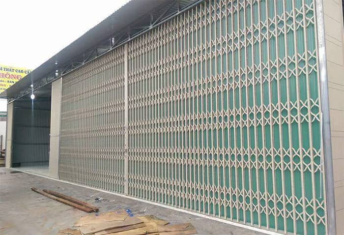 Thi công cửa kéo có lá gió công nghệ Đức xưởng gỗ hà nội