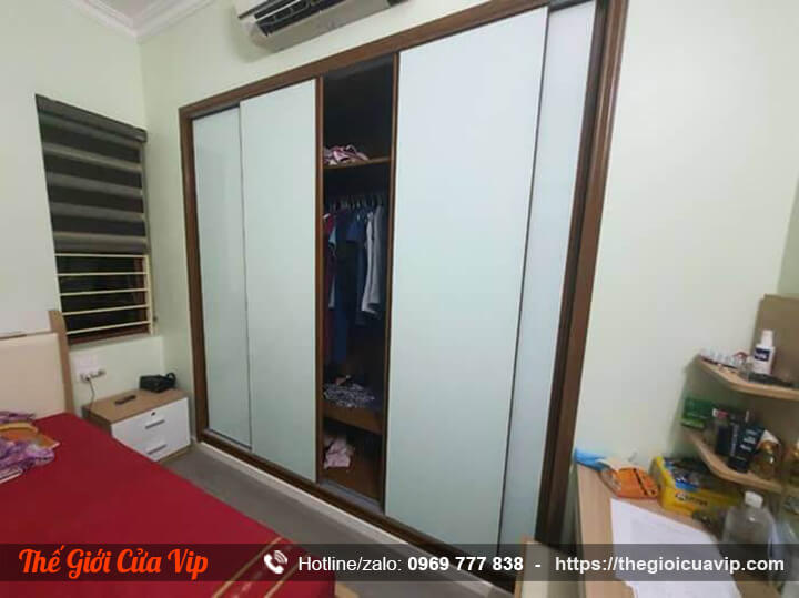 Lắp đặt tủ quần áo âm tường cánh kính tiện lợi