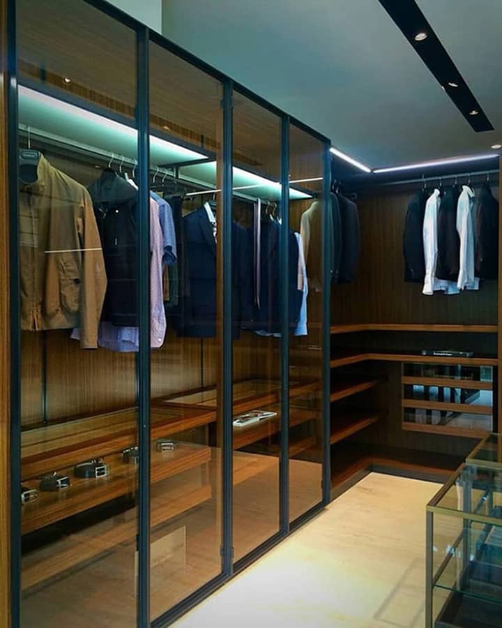 Lựa chọn tủ áo kịch trần cánh lùa tại Thế giới cửa vip