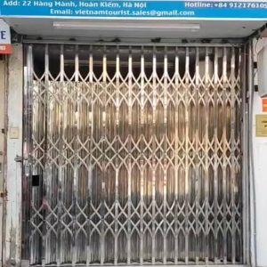 Làm cửa xếp inox 304 có lá gió 1 cánh cho mặt tiền cửa hàng phố cổ