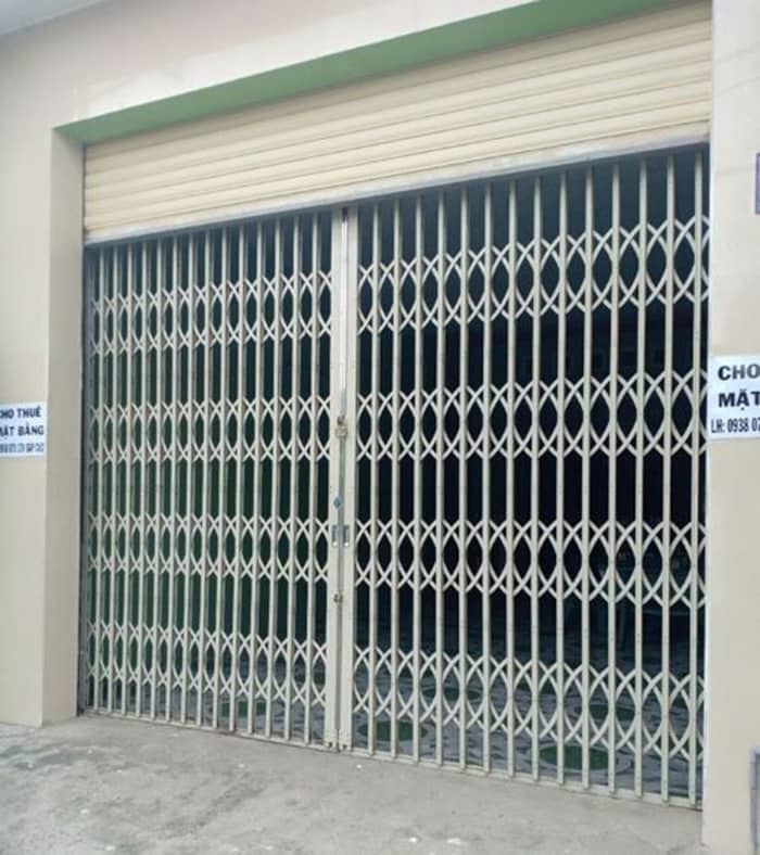 Lựa chọn cửa kéo đài loan không lá cho mặt tiền cửa hàng thông thoáng