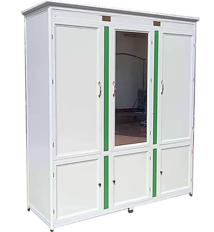 Mẫu tủ quần áo nhôm kính 3 buồng màu trắng có gương soi