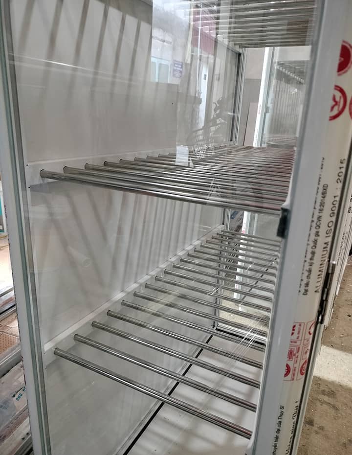 Thanh suốt dùng cho chạn bát cũng bằng inox cứng cáp bền đẹp